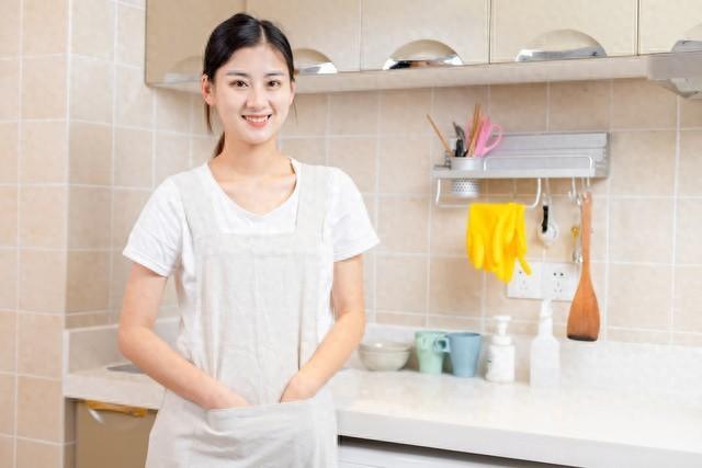 我53岁，女保姆36岁，我们之间发生的一段情感故事