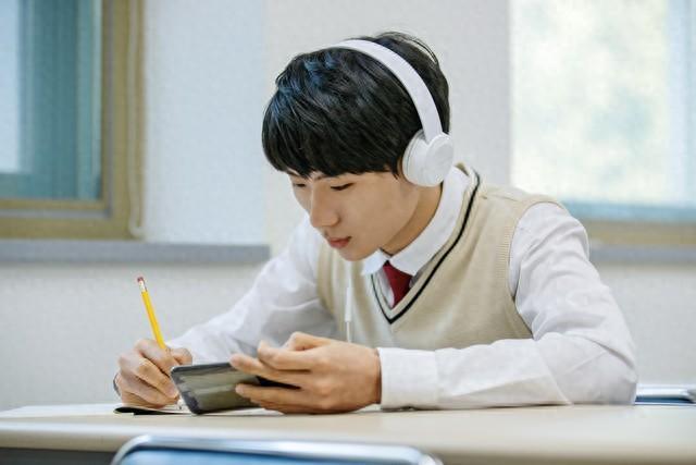 致高考学子：以梦为马，金榜题名