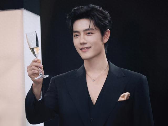 《央视新闻》曝光肖战斩获新荣誉！认证肖战全能演技派，口碑爆棚