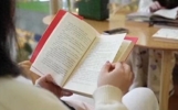 曹岩说说丨为什么要读纸质书？科学早就说清楚了