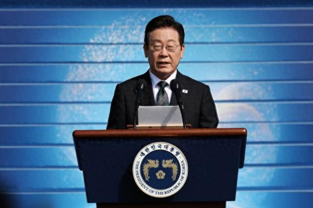 李在明含泪承诺：子女不在，国家替你尽孝！