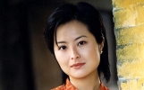 和李铁相守26年，离开央视后财富自由，定居上海，满头白发也坦然