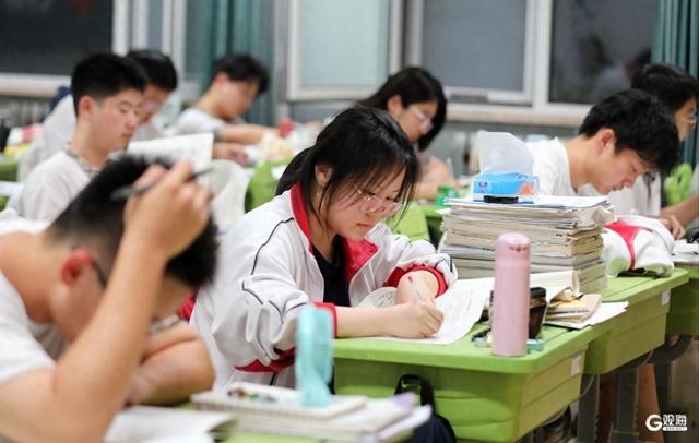 高考临近，青岛高三学子争分夺秒
