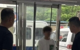 女业主与未成年女儿遭小区保安匿名短信骚扰，当事人：“他能说出我的名字、房间号”