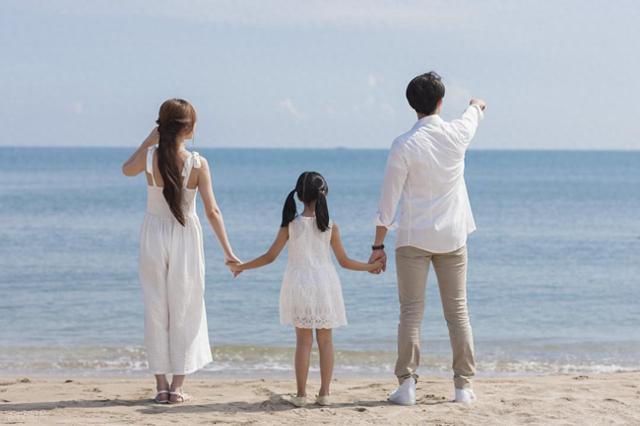 妈过生日，老公偷偷转了5万给丈母娘，我看到短信后…