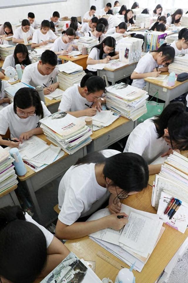 破局励志风：别怕高考失利，人生是旷野不是轨道。
