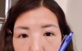 一支铅笔，一场闹剧：母亲校内撒泼只为“争口气”，却让孩子成了全班的笑话！