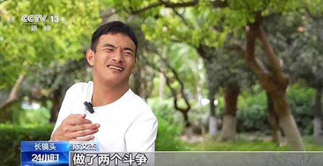 同龄人随手写字，他练十几年才握稳笔，高考 606 分惊艳全网