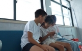 新闻调查：小手表 大隐患