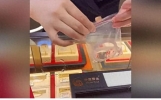 奇葩校园养鹅啄人？神回复扎心：除了鹅谁还追你！
