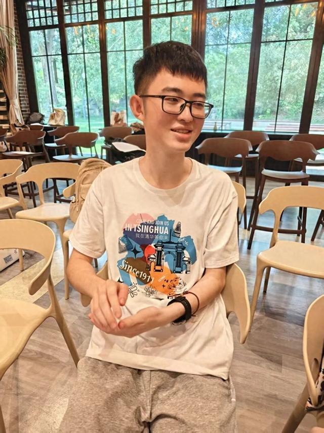 高考前突发气胸，带着引流管赴考，周宇谦圆梦清华：我并非天赋异禀，但目标明确
