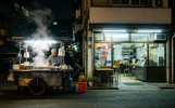 摆摊一个月和开店一年，我都试过了，说说两者的真实差距