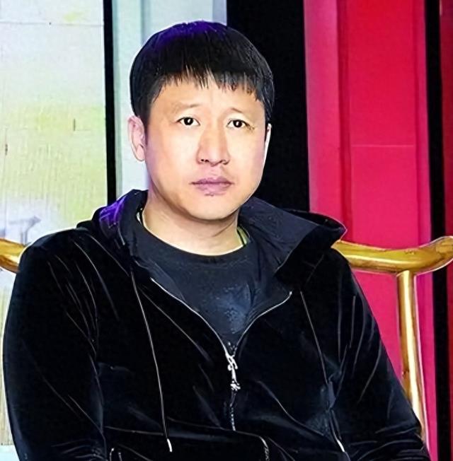 国家一级演员张国强，因穷被前妻抛弃，后娶郭京飞前任，今很幸福
