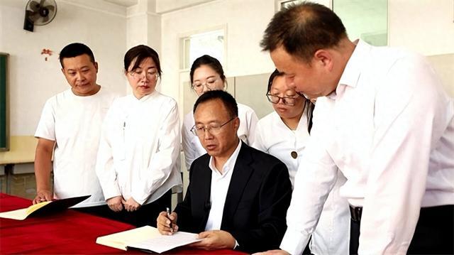 白旭明：用“笨功夫”拼出高考新高度