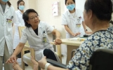 儿子请医生帮忙“撒谎”，医生一句话，让患病的妈妈“敞亮了”